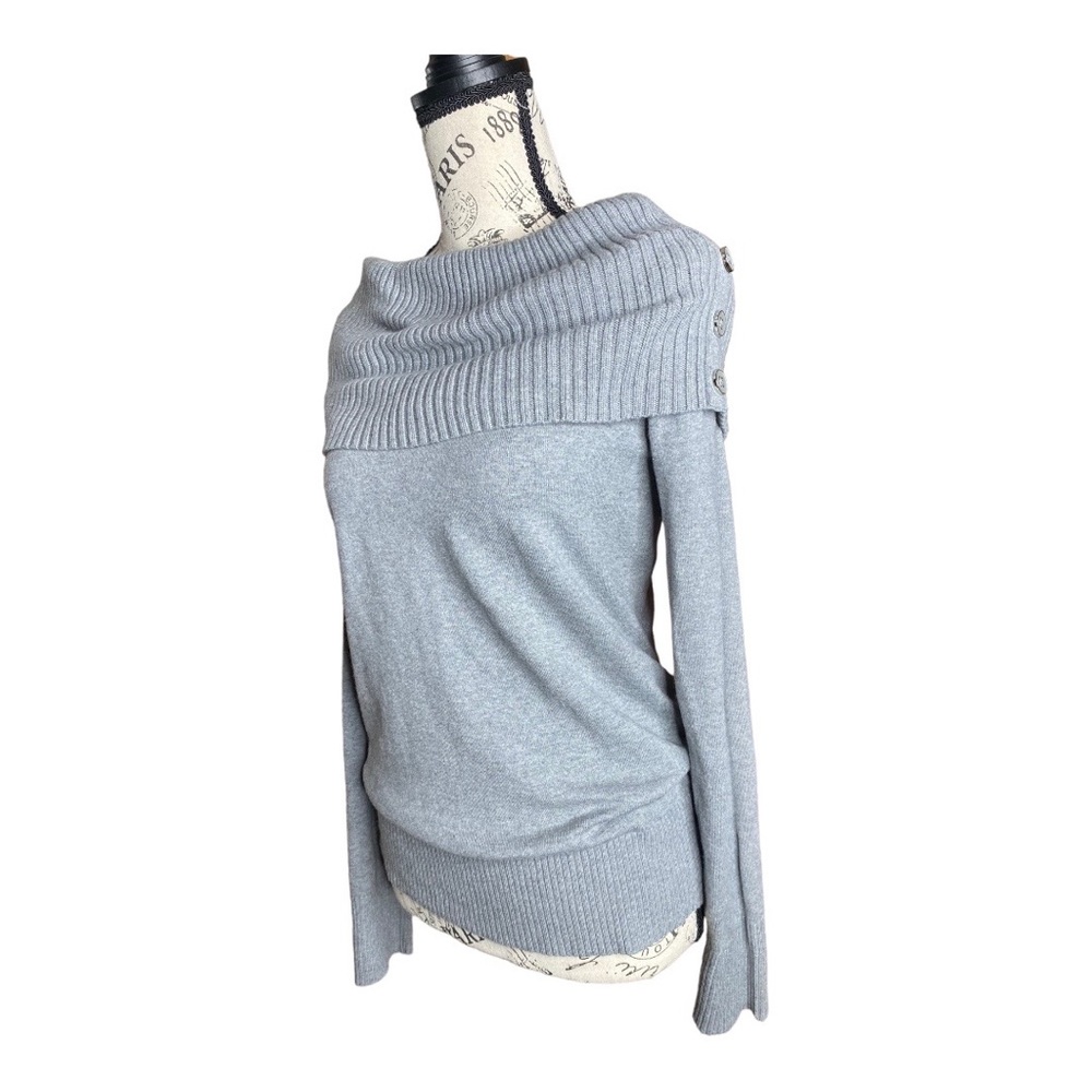 White House Black Market. Gray cozy sweater 🌸